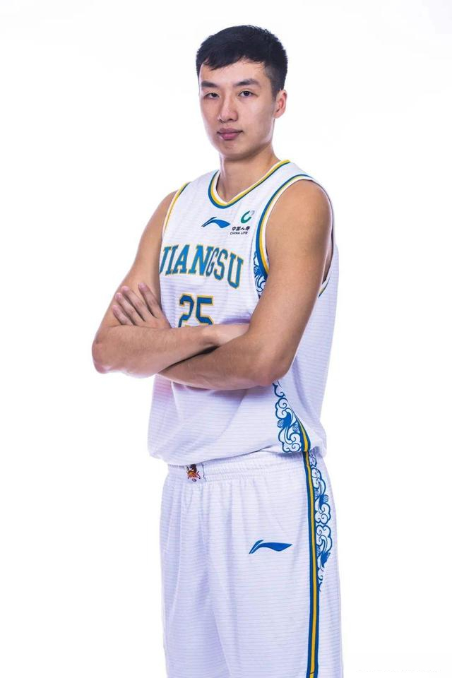 博鱼体育在线-加时末段体能课后，尼斯复出首秀备战德甲，态度坚定，年轻球员得到机会