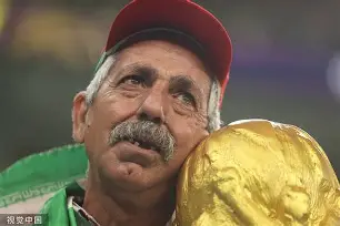 博鱼boyu官网-丹佛掘金球迷对恩比德