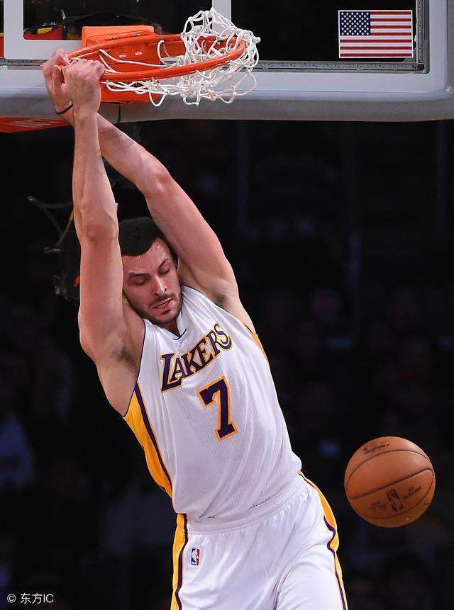 博鱼boyu官网-赛博朋克2077新兵的一天卡住了